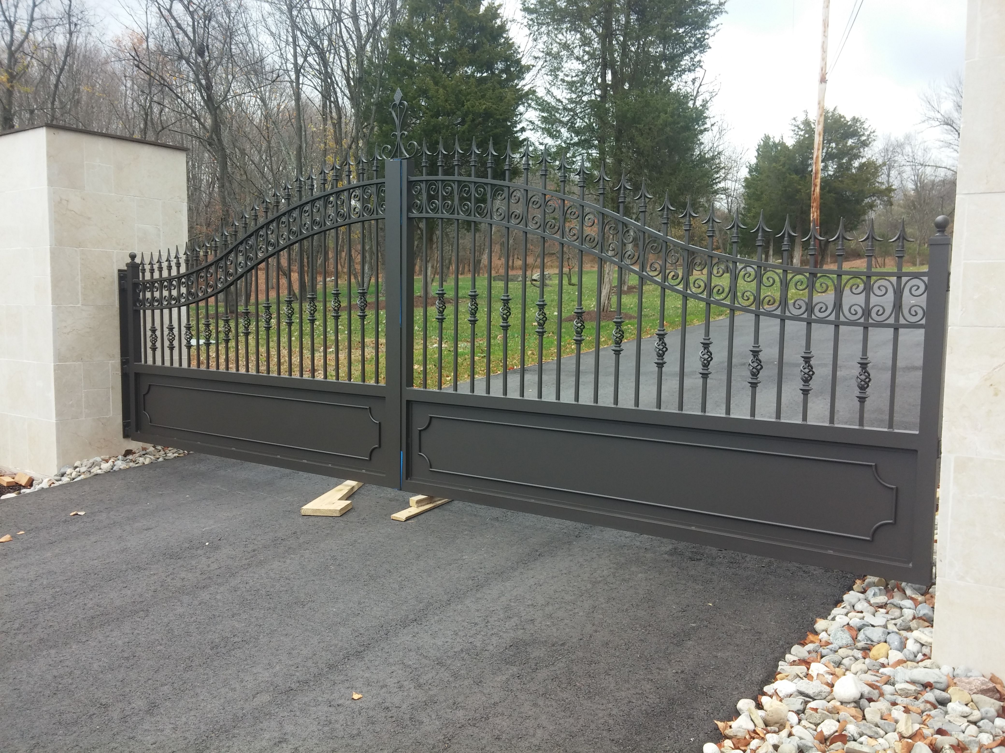 Lawler aluminum gate