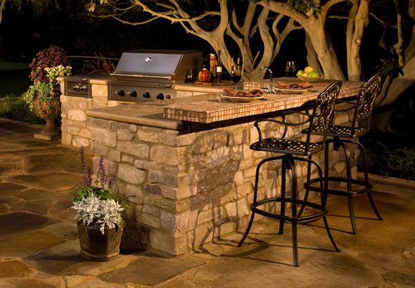 outdoor kitchen, veneered stone